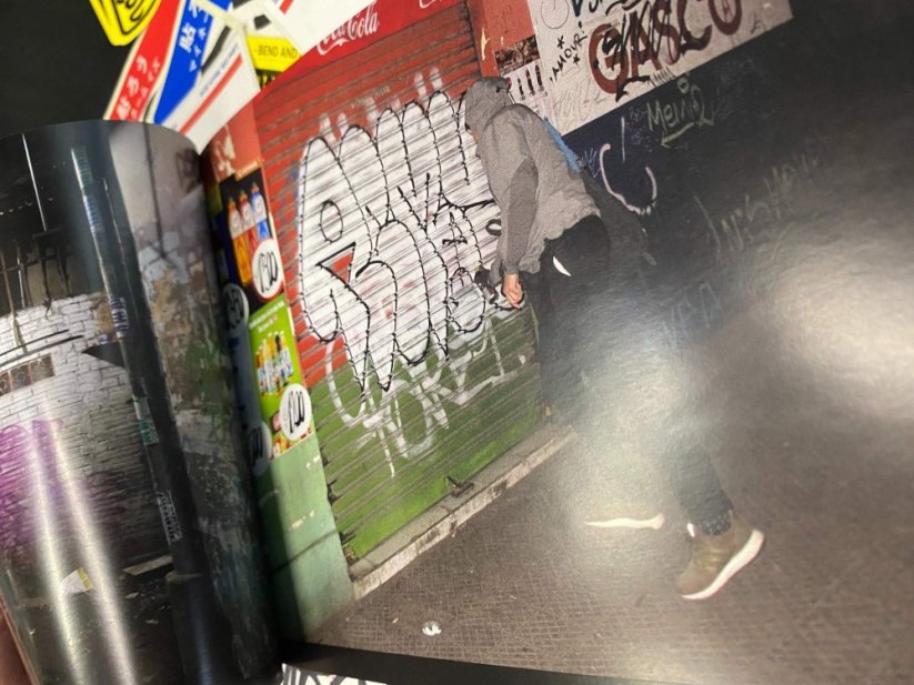 Upper Hand magazine vol.4