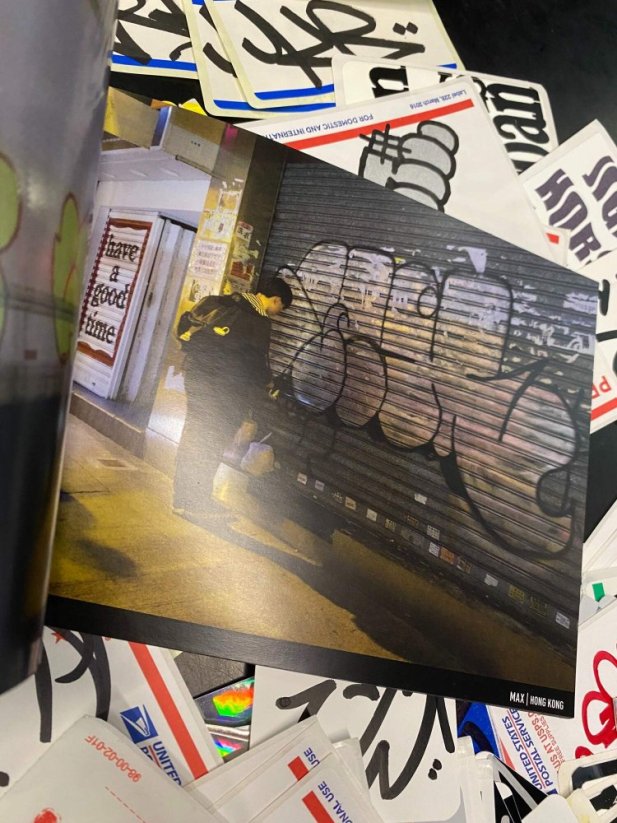 Upper Hand magazine vol.4