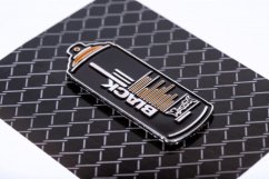 Montana Pin - Montana Black Can - Odznak