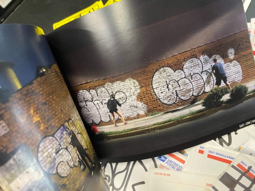 Upper Hand magazine vol.4