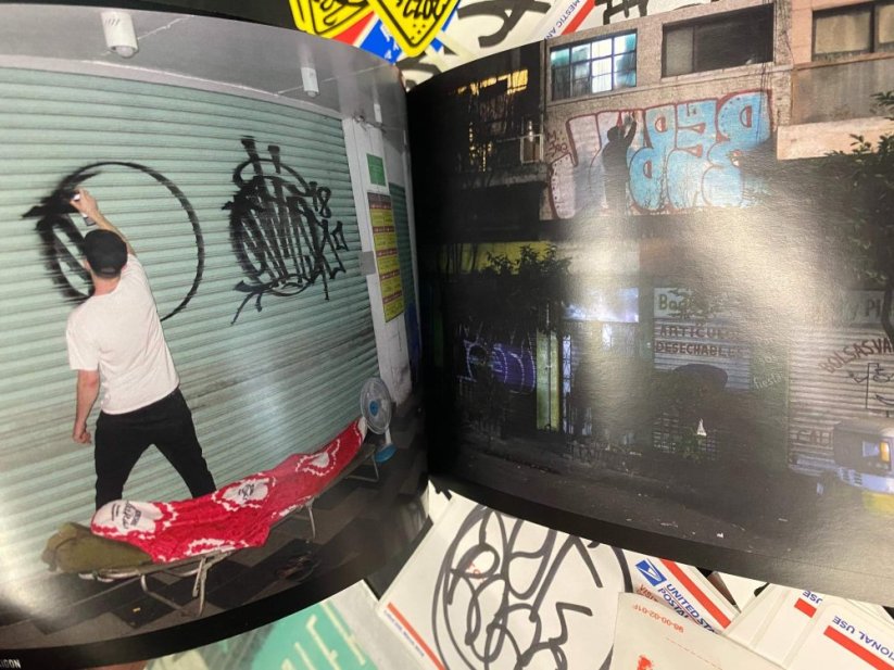 Upper Hand magazine vol.4